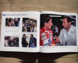 TV-Experte Jochen Mass, rechts im Interview mit Ayrton Senna